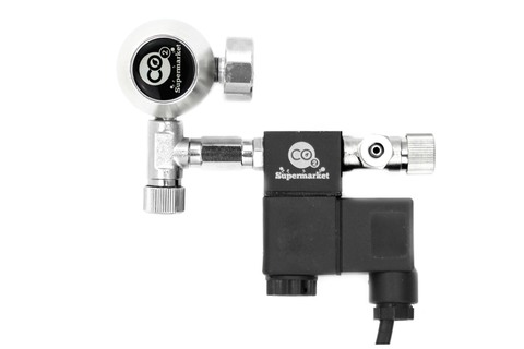 Foto de la extensión de 24mm utilizada para conectar un regulador de CO2 a un solenoide