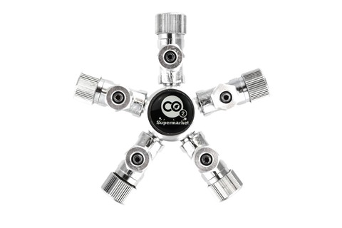 Foto de divisor de 5 vías para reguladores de CO2 para acuarios plantados